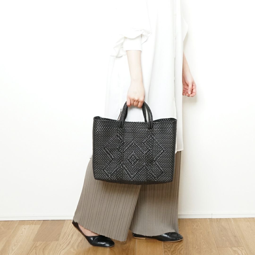MERCADO BAG - CANGREJO - SHORT STYLE - Black (SHORT S) | Letra