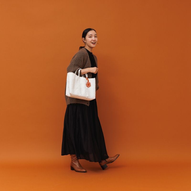 MERCADO BAG - CANGREJO - SHORT STYLE - White (SHORT S) | Letra