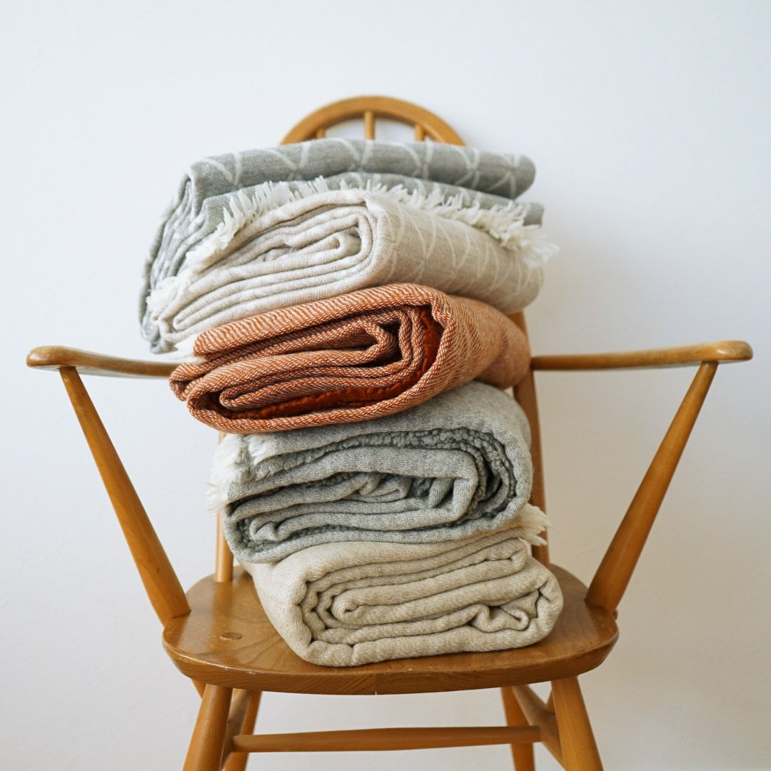 LAPUAN KANKURIT 〉BLANKET - PUIKKO - Beige - 140/180 | Letra LAPUAN KANKURIT 〉BLANKET - PUIKKO - Beige - 140/180 | Letra