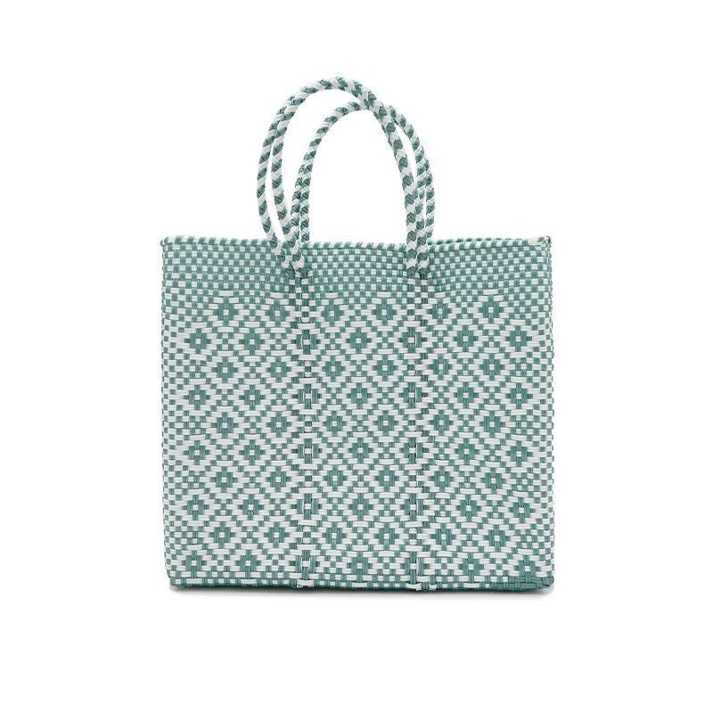 柄の数に個体差がございます