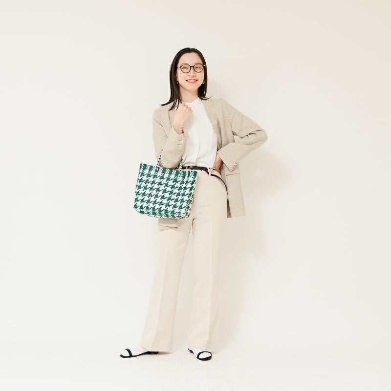 柄のバランスには個体差がございますのでご了承ください。