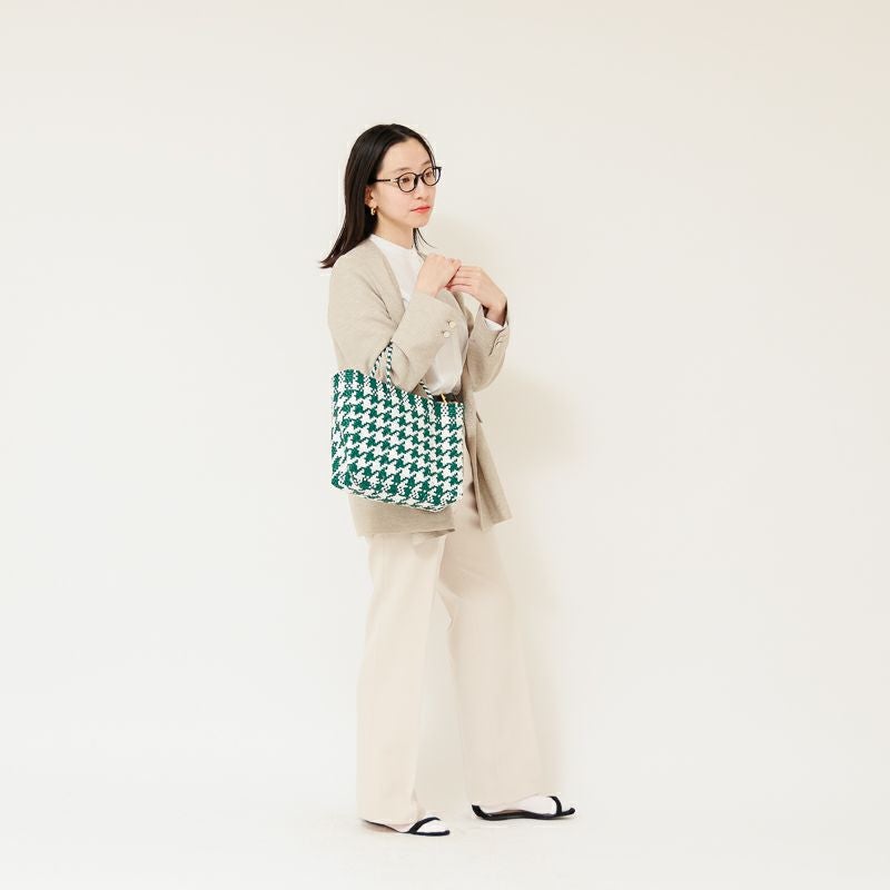 柄のバランスには個体差がございますのでご了承ください。