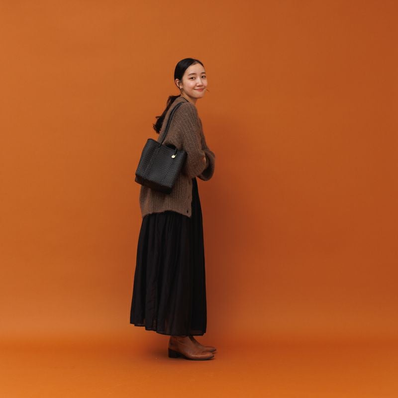 MERCADO BUCKET SLIM STYLE - PLAIN / Black - (LONG HANDLE) | Letra