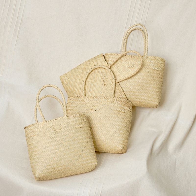 ハンドメイドのため、個体差がございます。