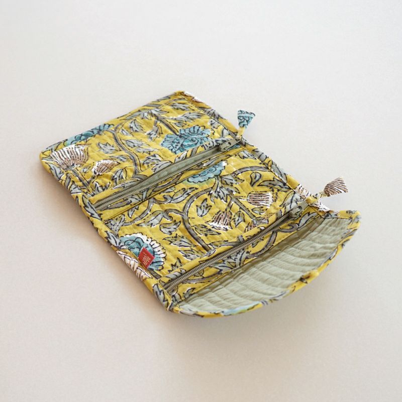 ダブルジッパータイプです