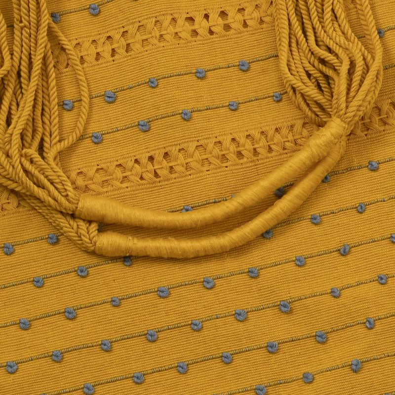 ハンドルは糸を巻き付け作られています