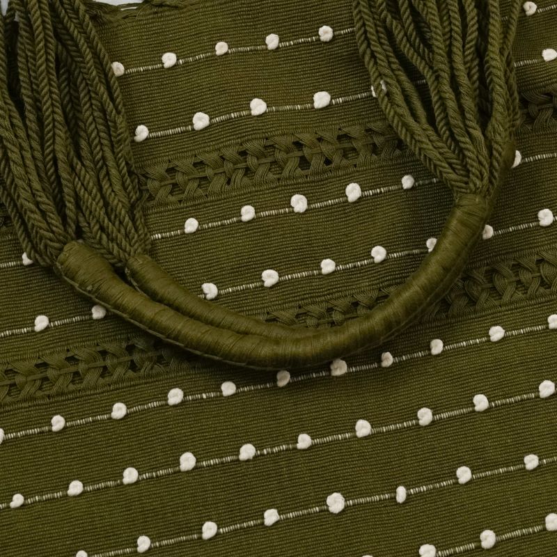 ハンドルは糸を巻き付け作られています