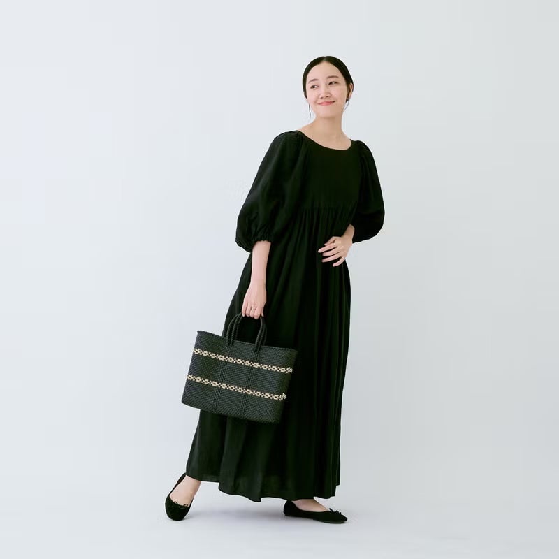 着用商品はサンプル品のためチェーンの柄が若干異なる場合がございます