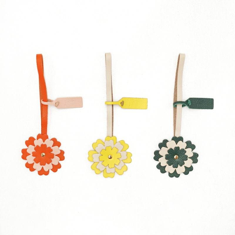 LEATHER FLOWER CHARM - Orange / Pink - | Letra｜レトラ公式通販