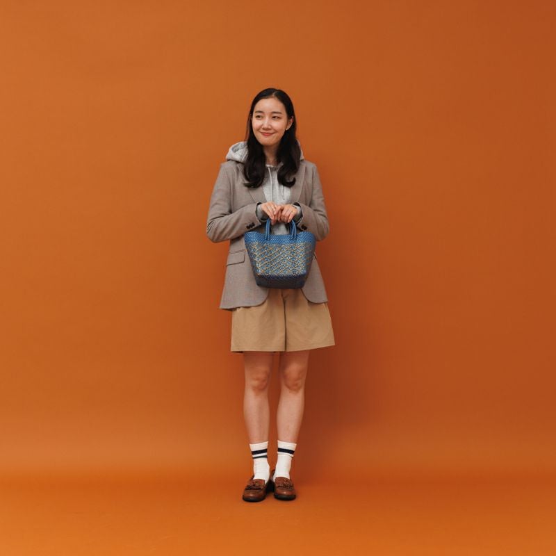 MERCADO BAG - FINE ROMBO - Metallic Blue / Gold (DICE) | Letra