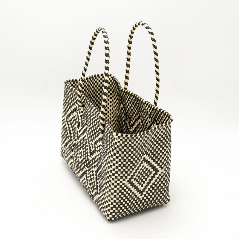 アソートは通常のサイズと異なる場合がございます。