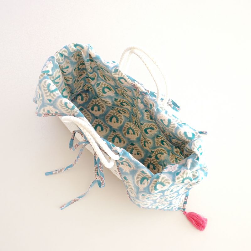 メルカドバッグにぴったりのサイズです