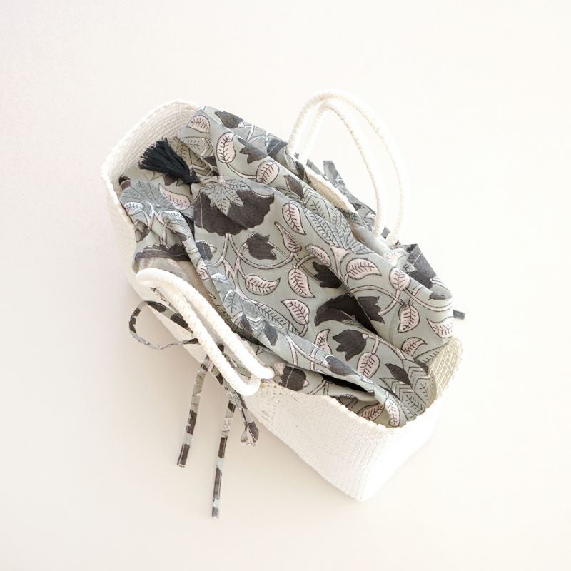 バッグのハンドルに付けられるインバッグです