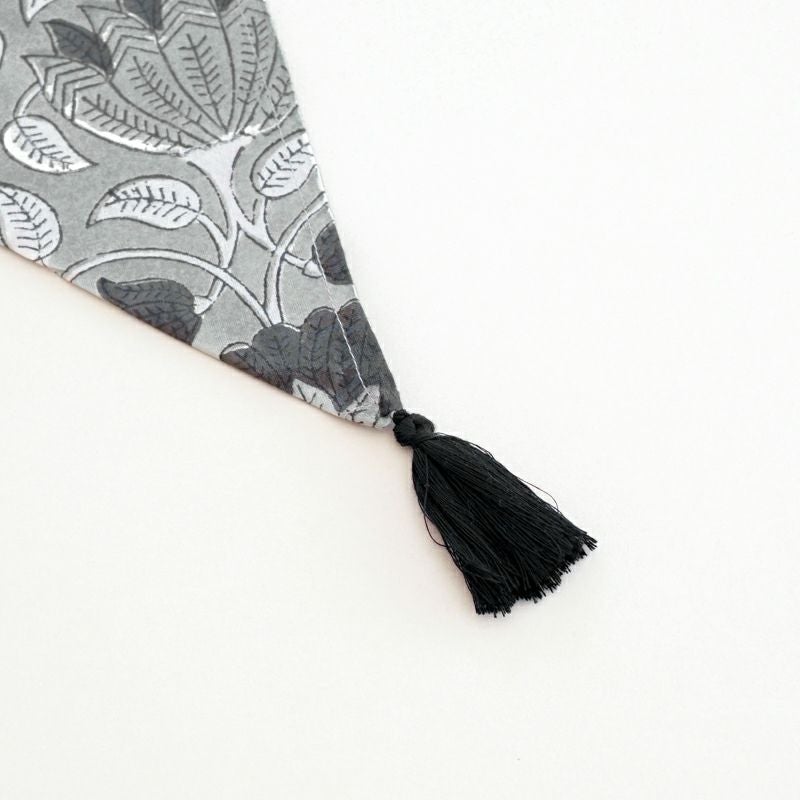 タッセルが付いています