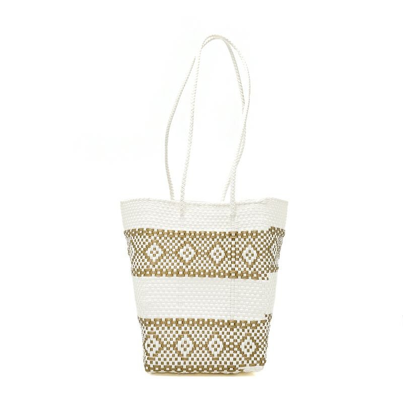 手で整え、このような形にすることも可能です。