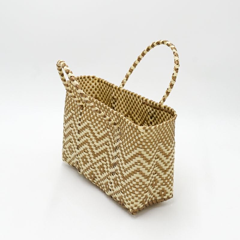 アソートは通常のサイズと異なる場合がございます。