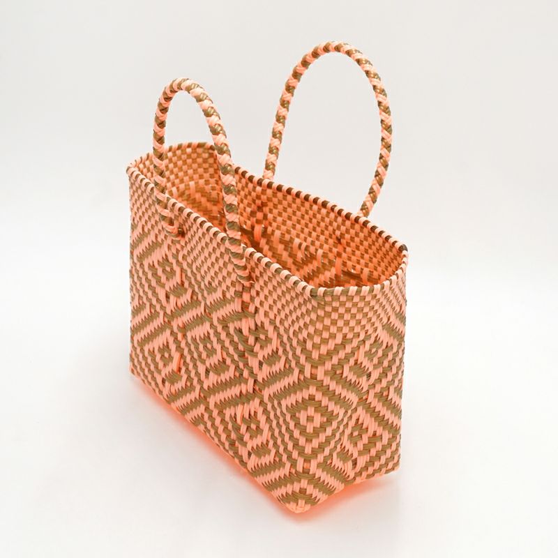 アソートは通常のサイズと異なる場合がございます。