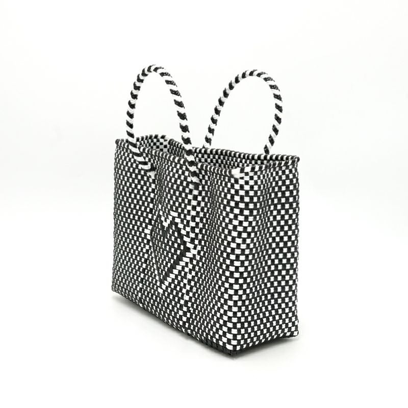 MERCADO BAG - CHICA - CORAZON - Black / White (XXS) | Letra