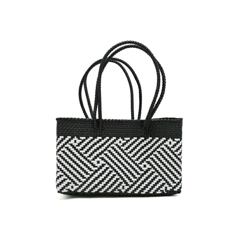 気まぐれセール❣️Shanghai Tang パーティーバック MERCADO BAG - CHIWAWA STYLE - TAPETE - Black / White | Letra