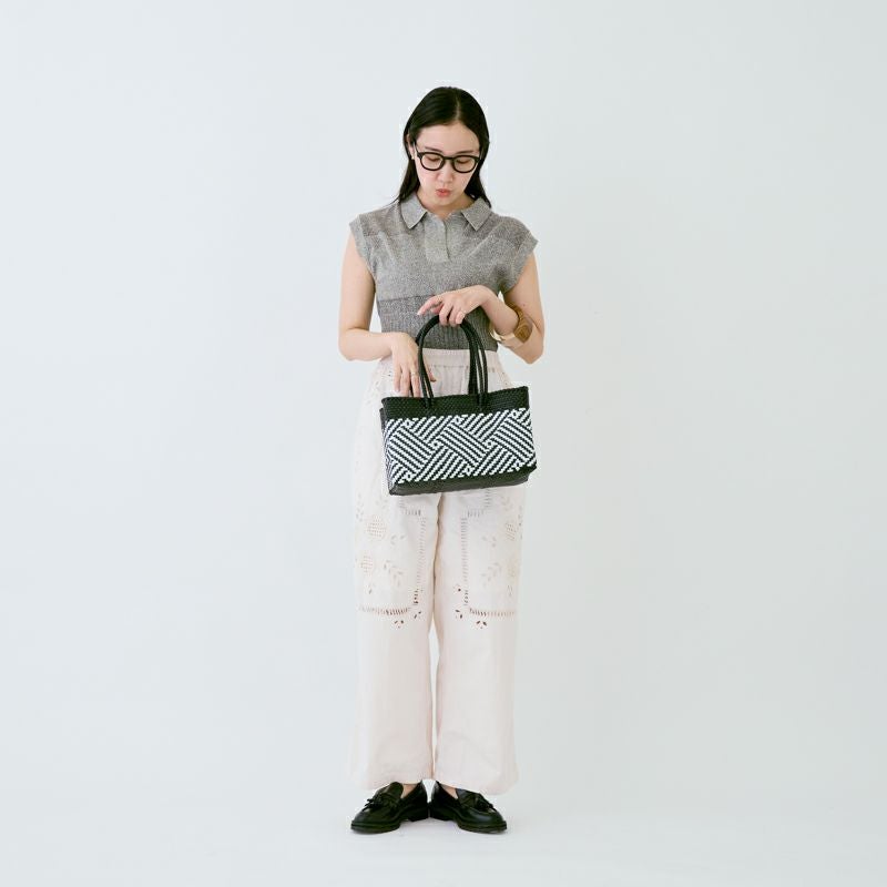 MERCADO BAG - CHIWAWA STYLE - TAPETE - Black / White | Letra