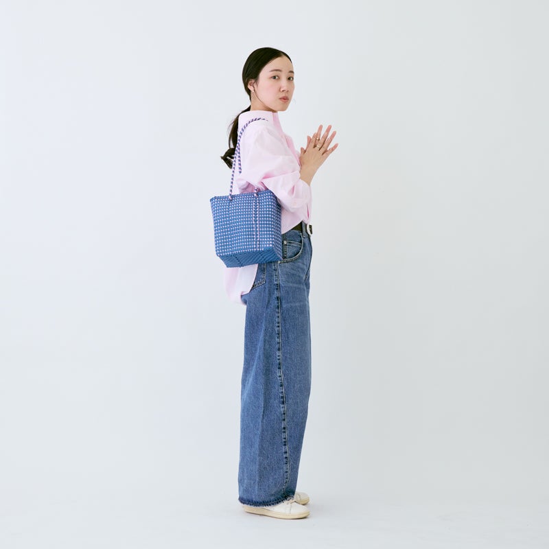MERCADO BUCKET SLIM STYLE - MINI CHECK - Metallic Blue / Pink