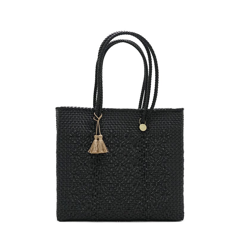 ゴールドのダブルタッセル付きです。