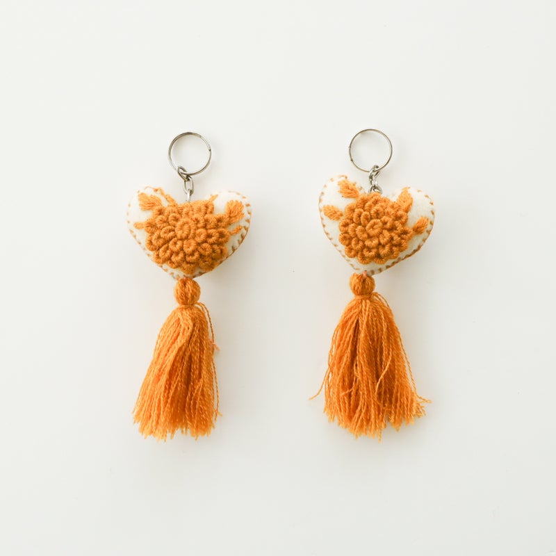HEART CHARM 2026 -White / Came ASSORT - (key ring type) | Letra